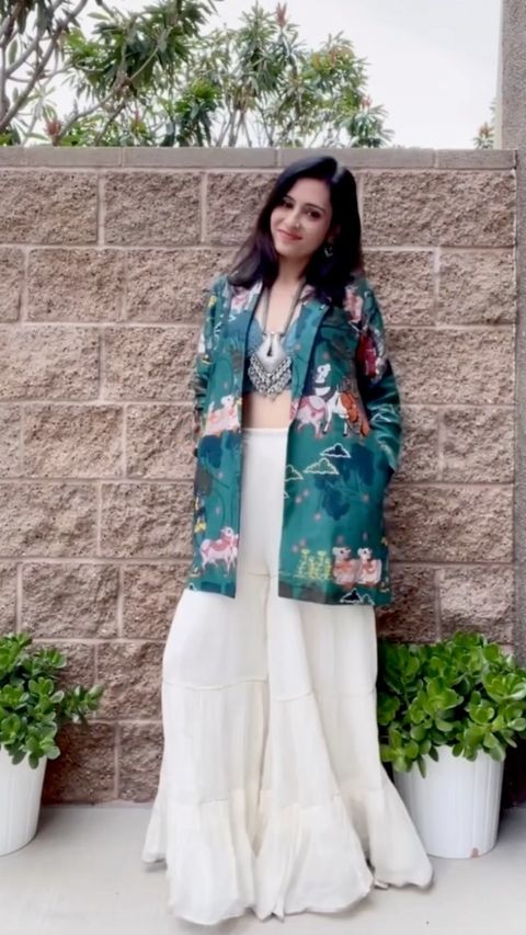 Adya Fine Flower Leaf Bangle